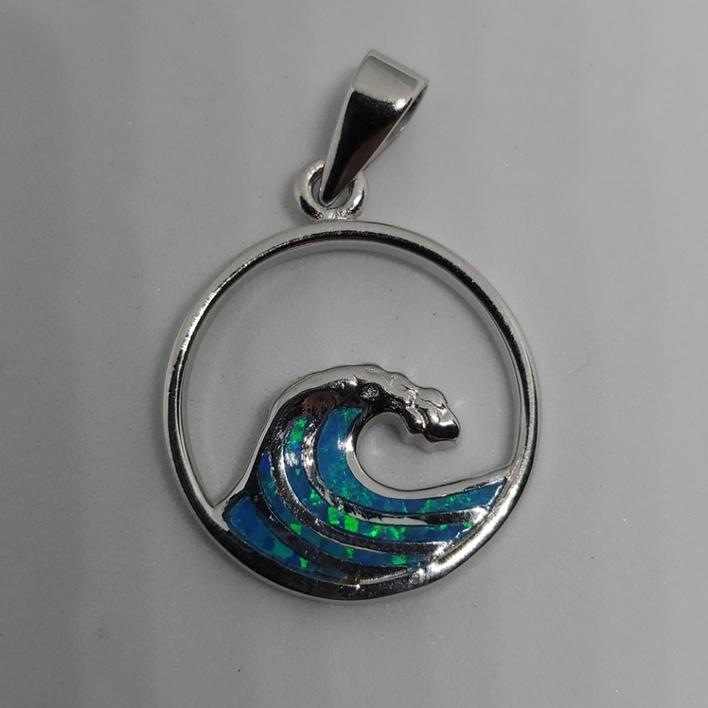 Silver wave pendant